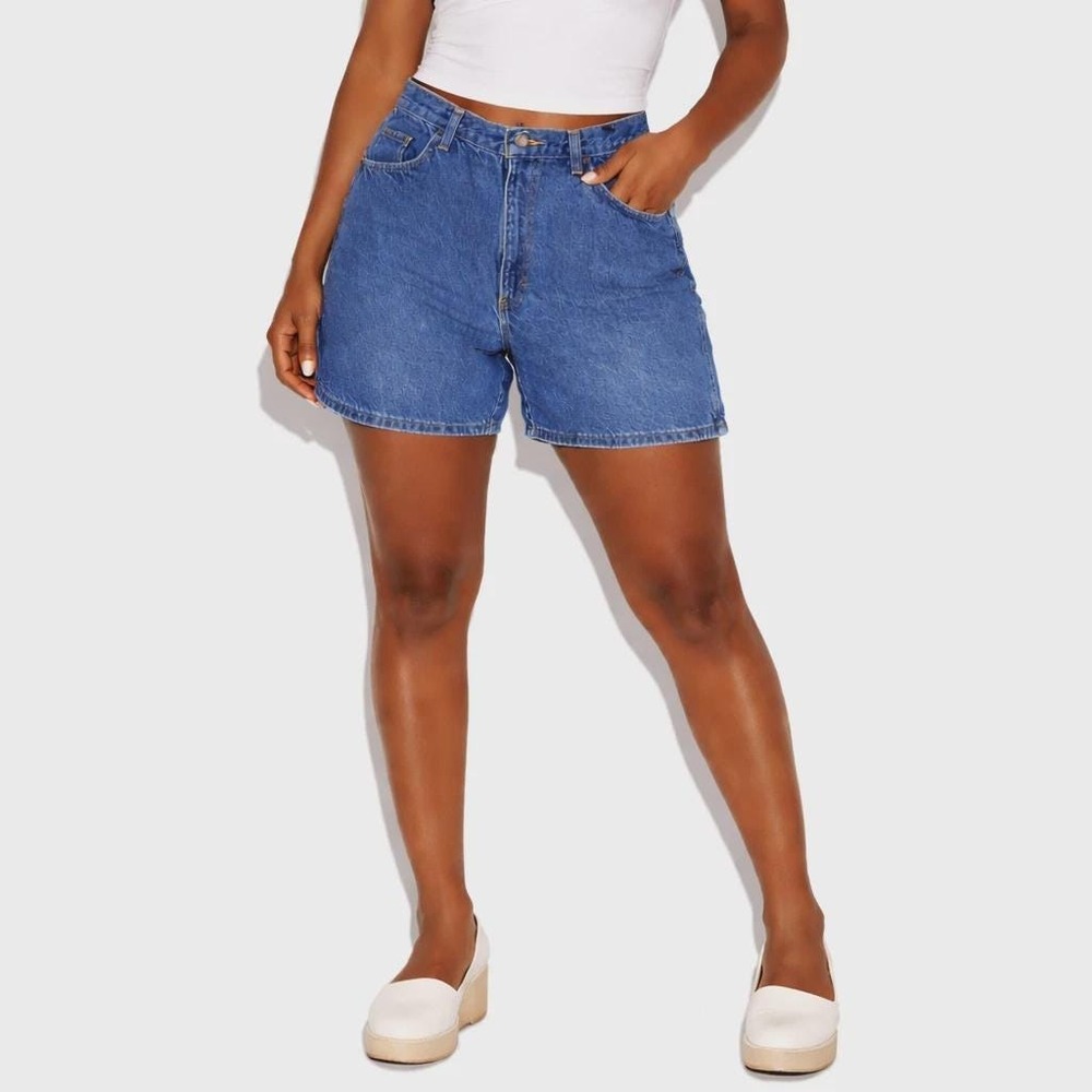 90s Vintage Medium Wash Denim Mom Shorts Womens 2 High Rise Long Jean Shorts